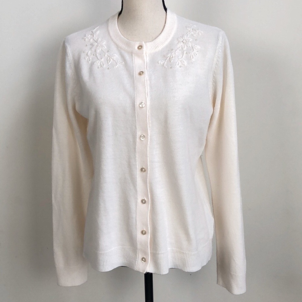Basic Editions Floral Pearl Embroidered Minimalist Cottagecore Button Cardigan M
